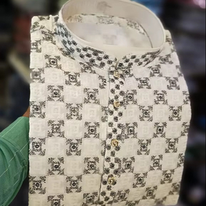 Elegante Kurta festivo para hombres, ropa de boda y fiesta, vestido tradicional indio, ropa de fiesta, traje étnico con detalles hechos a mano en 2025 - Product Image 1