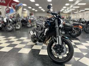 En stock, authentique, d'occasion, moto/scooter sport 700CL-X 2024 - Product Image 2