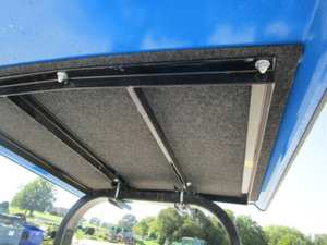 Tracteur agricole d'occasion Holland 4x4 à transmission par engrenages avec moteur et pompe de boîte de vitesses - Product Image 5