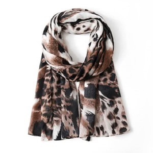 ผ้าพันคอผ้าไหมทำจากผ้าฝ้ายโพลีเอสเตอร์พิมพ์ลายสี่เหลี่ยมดีไซน์ตามสั่งผ้าพันคอพื้นเมือง - Product Image 3