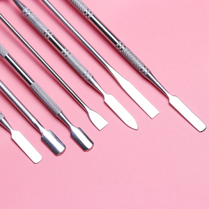 Pousse-cuticules de haute qualité avec logo personnalisé, embouts en acier inoxydable, pousse-cuticules personnalisés et de haute qualité - Product Image 6