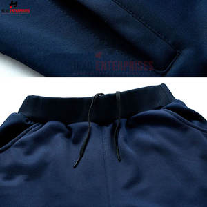 Venta al por mayor Casual Color sólido personalizado cremallera manga larga bolsillos laterales hombres chándal transpirable buena calidad hombres deporte chándal - Product Image 6