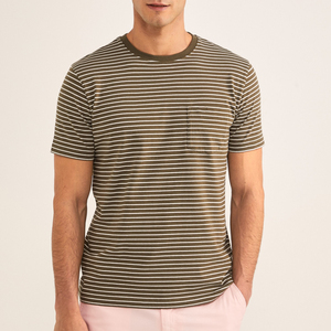T-shirt moderne et élégant pour homme, conçu pour un confort décontracté, avec une forme nouvelle et une esthétique épurée pour un look quotidien. - Product Image 1