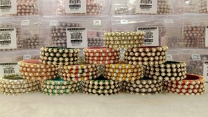 Bracelets Rajwadi attrayants pour femmes Designer en métal avec perle en forme de boule principale adaptée aux festivals et aux fonctions de mariée - Product Image 5