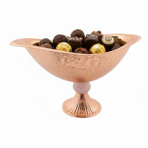 Moderno Plato de Cobre Martillado Artesanal con Diseño de Pedestal, Acabado en Oro Rosa, Plato Decorativo para Dulces y Chocolate en Oferta - Product Image 1