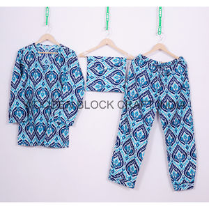 Robe de pyjama en coton à imprimé floral de style bohème pour femmes, vêtement de nuit long fait à la main pour l'été, doux, 100% coton, vêtement long pour l'automne - Product Image 1