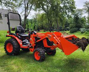 Compre cortacésped Kubota usado con cargador frontal y retroexcavadora. Los componentes principales incluyen rodamientos y motor, a la venta a precios de mayorista. - Product Image 2