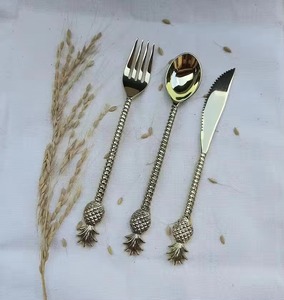 ชุดช้อนส้อมมีด้ามจับสแตนเลสดีไซน์แบบบิดออกใหม่ชุดช้อนส้อมมีดีไซน์ที่น่าทึ่ง - Product Image 1