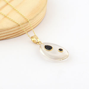 Collar de Moda con Colgante de Cristal de Cuarzo con Forma Elegante, Chapado en Oro de 18k, Doble Bisel, Venta al por Mayor - Product Image 3