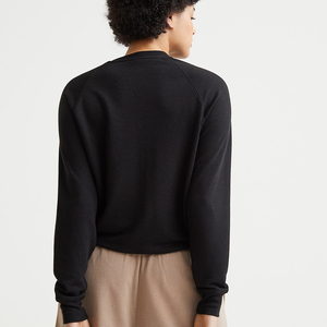 Sudaderas Modernas para Mujer, Diseño Ajustado, Color Verde, Mangas Largas, Hechas de Algodón - Product Image 6