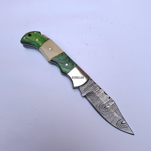 Couteau pliant Damas fait main sur mesure, couteau de survie multifonctionnel de poche pour l'extérieur avec manche en os et en bois de Pakka - Product Image 2