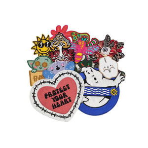Parches bordados personalizados respetuosos con el medio ambiente cortados con láser, diseño popular para ropa - Product Image 1