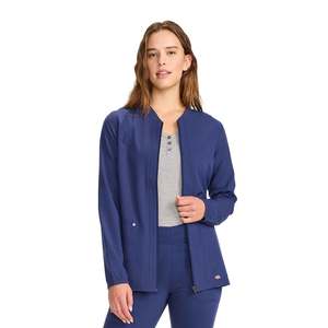 Veste de gommage médicale rationalisée avec tissu respirant doux et poches multiples pour des vêtements de travail de soins de santé pratiques - Product Image 5