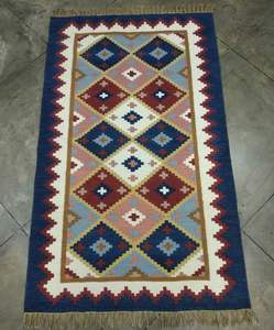 Tapis en laine Kilim NZ de luxe Tapis en laine à la mode avec pompon Meilleur prix de gros par le fabricant indien à bas prix Tapis de zone - Product Image 3