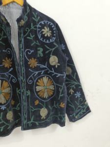 Blouson Bomber en Velours Uni, Broderie Main, Style Vintage Bohème Floral Ethnique Ouzbek, Écologique, Réversible, Hiver - Product Image 4