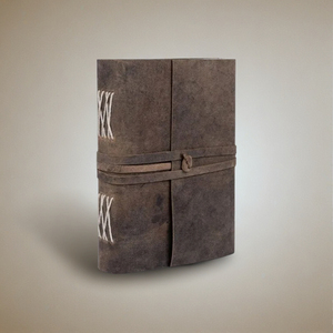 Journal en cuir antique fait à la main de 6x8 pouces, carnet de croquis en papier ordinaire pour hommes femmes pour voyage, fournitures de bureau d'art, cadeau pour Raksha - Product Image 2