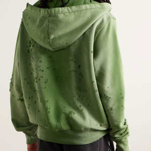 Sudadera con capucha verde desgastada para hombre, estilo casual y urbano - Product Image 3