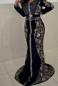 NUEVO ELEGANTE BORDADO ZARI TRABAJO EN VESTIDO CAFTÁN DE TERCIOPELO AZUL MARINO CON CUENTAS DE CRISTAL EMBELLECIDAS, PIEDRA, TRABAJO DABKA @ 2024 - Product Image 2