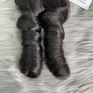 PRODUCTO CALIENTE: Romance Bouncy Spring Curls Funmi Hair Mink Extensión de cabello humano Paquetes de cabello virgen con proveedor de cierre - Product Image 4