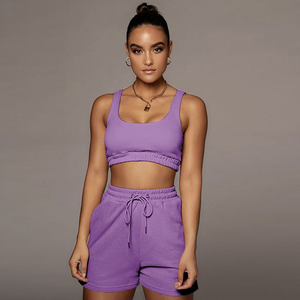 ชุดออกกำลังกายผู้หญิงแบบสองชิ้นสำหรับฤดูร้อน เนื้อผ้าระบายอากาศ เสื้อครอปท็อปและกางเกงขาสั้นเข้าชุด สำหรับออกกำลังกาย ฟิตเนส แอคทีฟแวร์ พร้อมโลโก้ - Product Image 4