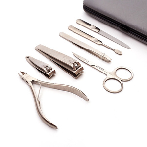 Ensemble de manucure 7 en 1 Kit de pédicure professionnel en acier inoxydable Kit de toilettage de ciseaux à ongles avec étui de voyage en cuir noir - Product Image 4