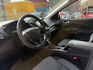 รถยนต์มือสองสุดเท่ ปี 2019 รุ่น E-SCAPE SE AWD SUV ระบบขับเคลื่อน 6 สปีด กำลัง 179 แรงม้า สีขาว น้ำมันเบนซิน ประสิทธิภาพสูง ระบบส่งกำลังแบบครอสโอเวอร์ - Product Image 2