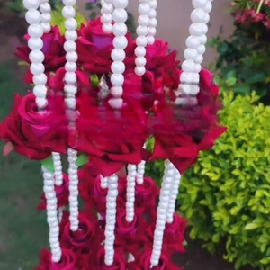 กุหลาบกับสายมุกพวงมาลัยแขวนผนังตกแต่งดอกไม้ตกแต่งเทศกาลและงานเลี้ยงตกแต่งบ้านตกแต่งงานแต่งงาน - Product Image 1