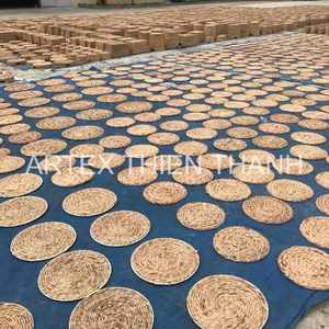 Set de table en jonc de mer fait main de style bohème écologique, motif radial, forme personnalisable, vente en gros pour mariages et décoration intérieure - Product Image 6