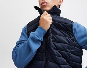 Gilet matelassé décontracté de qualité supérieure pour hommes, fabriqué sur mesure et vendu en gros, matériau durable, respirant et anti-rides - Product Image 3