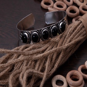 Bracelet manchette en onyx noir oxydé en argent sterling 925 cadre de lunette fait à la main élégant pour cadeau de fêtes de mariage d'anniversaire à la mode - Product Image 6