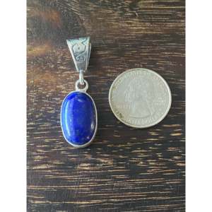 Colgante Religioso Navajo Hecho a Mano con Lapislázuli y Oro Rosa, Engaste de Plata de Ley en Forma de Gota de Agua con Amatista, Joyería Artesanal - Product Image 3
