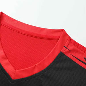 Uniformes de fútbol de diseño personalizado de alta calidad para adultos ropa deportiva de secado rápido con logotipo de nombre de equipo impresión por sublimación - Product Image 3