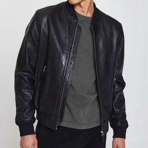 Chaqueta bomber clásica de piel sintética para hombre con cuello levantado y puños acanalados con forro suave - Product Image 3