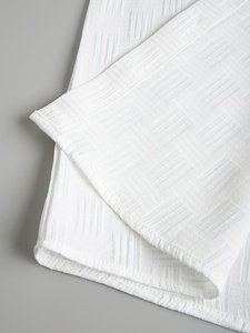 Ensemble d'été décontracté deux pièces pour hommes Chemise à manches courtes et à boutons avec couleurs personnalisées Ensemble de vêtements d'extérieur à séchage rapide et respirant - Product Image 5