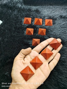 Piedra piramidal de jaspe rojo natural de alta calidad para sanación y astrología, pirámide para Reiki, rejilla y corrección Vastu - Product Image 2