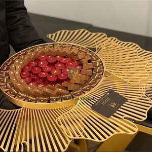 Diseño de flores y brotes Aspecto atractivo Chapado en oro de alto grado Calidad superior Chocolates de lujo de metal y cuencos para servir alimentos - Product Image 6