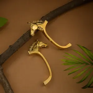 Poignée de porte en métal industriel robuste avec design cheval et finition chromée satinée pour usage commercial pour la vente à l'exportation - Product Image 1