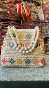 Bolso de mano bordado para mujer, bolso Potli, bolsos con cordón, recuerdo de boda, regalo de devolución para invitados indios - Product Image 2