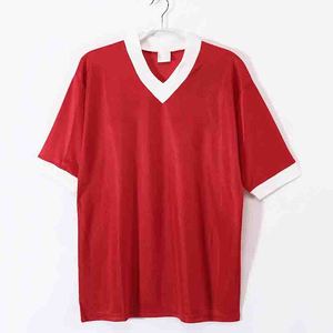 Camiseta de Fútbol Retro de Tailandia Hecha a Medida de Alta Calidad, Camiseta Deportiva Vintage con Cuello en V, Pantalones Cortos con Nombre y Logotipo para Ropa de Fútbol - Product Image 2