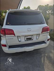 Lexus LX 570 Usado del 2015, SUV de Lujo, 5.7L V8, 4x4, Automático, 7 Plazas |   Listo para Exportar - Product Image 5