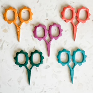 Ciseaux professionnels de précision en acier inoxydable pour coiffure, pour droitiers - Product Image 4