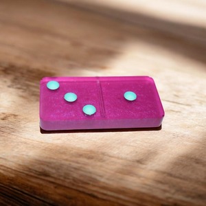 Jeu de dominos en résine, animaux, écologiques, de luxe, objets de collection, faits à la main, uniques, durables, robustes, polis, roses, personnalisés - Product Image 2