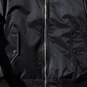 Veste bomber d'hiver classique personnalisable, motif uni noir, à capuche, coupe-vent, séchage rapide, tissu en toile de haute qualité - Product Image 5