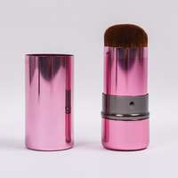 Kuas Kabuki Rias Wajah Vegan Bulu Sintetis Gagang Aluminium Logo Kustom Dongmei Kelas Atas, Populer untuk Perjalanan, untuk Blush On dan Bedak
