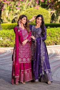Ensemble Kurta Sharara brodé violet royal Unity Luxure, respirant, au-dessus du genou, avec dupatta – Tenue de fête haut de gamme - Product Image 4