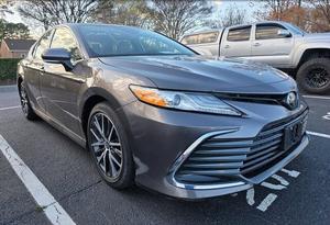 Toyota Camry XLE FWD Turbo Essence Automatique 5 Places Sièges en Cuir Toit Ouvrant 2023 Propre et Super Élégante 25001-50000 Miles - Product Image 3