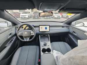 2025 Qin DM-i PHEV Sedán Híbrido Vehículo de Conducción Inteligente Cinco Plazas 55km 120km Sin Accidentes y Listo para Usar - Product Image 6