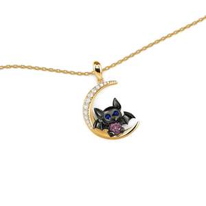 Collier Jeulia Moon Huggers personnalisé avec pendentif cœur et pierre de naissance - Chaîne tendance en acier inoxydable plaqué or avec accents de diamants et de perles - Product Image 2