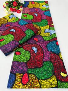 Dakar Hitjem Export Tissu imprimé à la cire de polyester personnalisé pour la production de vêtements de mode avec options de marque personnalisées avec logo - Product Image 3