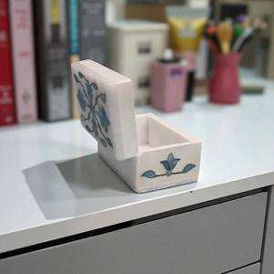 กล่องเครื่องประดับทรงสี่เหลี่ยมทำด้วยมือหินอ่อนสีขาว | ฝังดอกไม้ไข่มุกเปลือกหอยมุกสีฟ้า | กล่องพลอยเพียตราดูราหรูหรา - Product Image 1